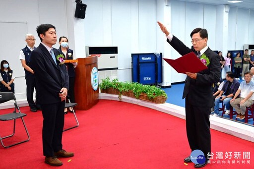 桃園市環保局團隊交接 副局長及海資處長履新