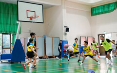 新北小衛星暑假三對三鬥牛賽 場邊宣導反毒品