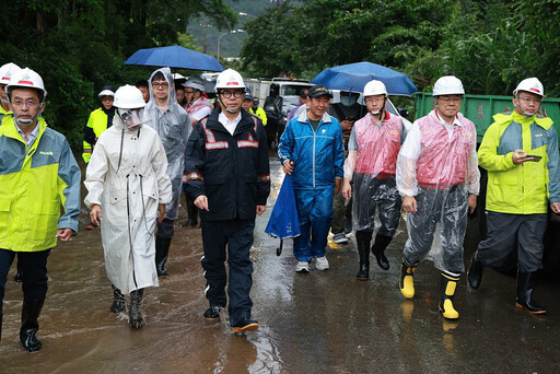 西南氣流強降雨續影響高雄山區 陳其邁赴六龜視察 強調守護山區民眾權益