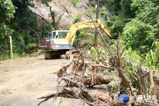 潭子山區暴雨聯外道路中斷 楊瓊瓔協調搶通居民返家路