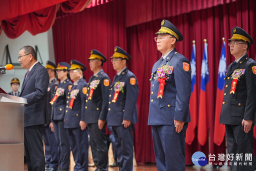 新北警局長、分局長及大隊長聯合布達 新任警局長方仰寧