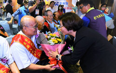 爸爸親像山 彰化縣表揚38位模範父親