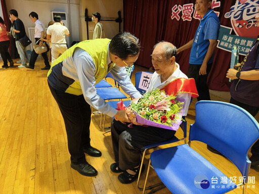 彰化市表揚模範父親 無人機現身會場
