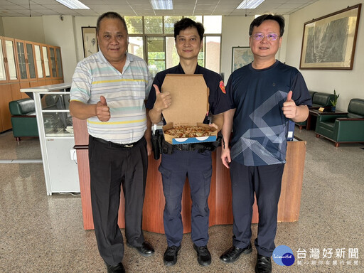 父愛如山悄悄守護 田中警以披薩相聚歡慶父親節