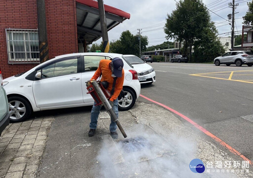 防病媒蚊孳生 桃市環保局與衛生局聯手動員志工清除上千積水容器