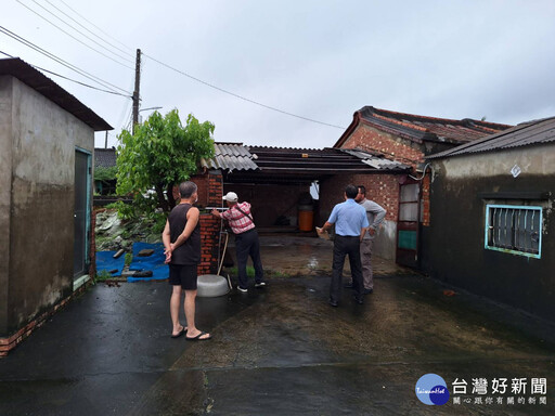 南市都發局攜手營造團隊助災民重建家園 不到4天即完成2戶民宅修繕