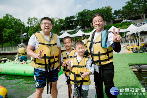 環湖小鐵人趣味賽熱力滿點 逾千人齊聚新竹青草湖