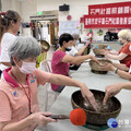 南市醫推動「高齡友善社區計畫」 頌缽課程健康療癒受好評