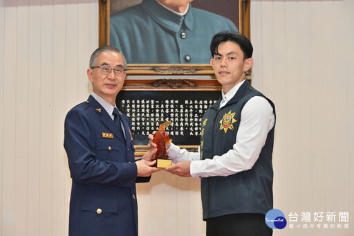 桃園警界至高殊榮 蘆竹分局陳韋翰獲頒「琉璃關公」獎