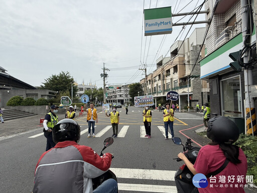 「小手揮早安、警徽護平安」田中警啟動護童專案 開學日熱鬧登場