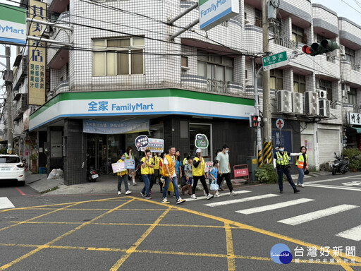 「小手揮早安、警徽護平安」田中警啟動護童專案 開學日熱鬧登場