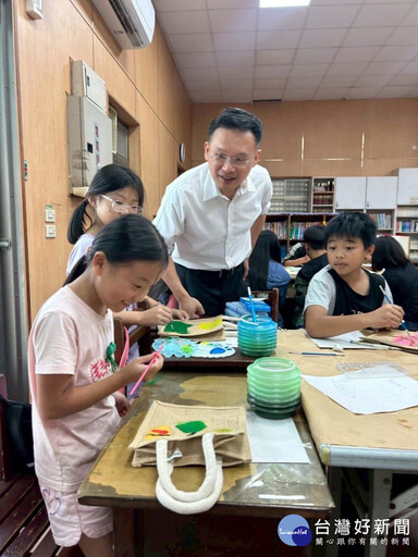 新屋善永寺安心班照顧學童18年 蘇俊賓手繪度師父暖心義行