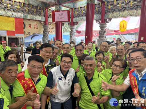 土城大墓公中元祭典 劉和然參香祈福