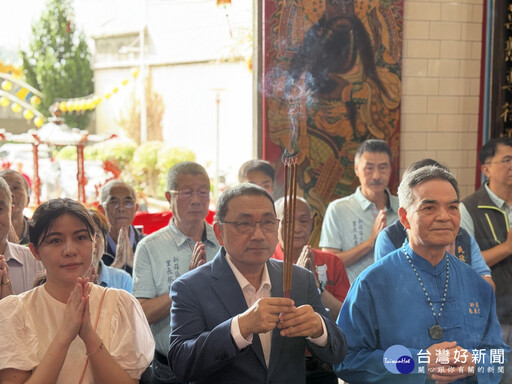 恭祝瑤池金母聖誕千秋 侯友宜新莊參拜祈求市民安居樂業