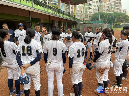 頂新和德力挺女子棒球 接棒未來女棒寫下七連霸傳奇