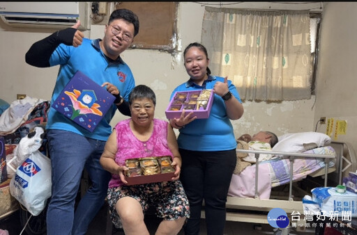 愛的流轉 台中郵局購喜憨兒月餅轉贈獨老賀中秋