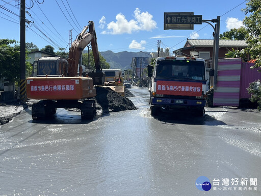 嘉邑行善團趕赴光復鄉 大型機具支援災後復原