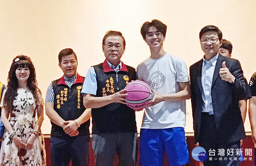 義警中隊舉辦防詐騙宣導與講座 美麗警官學姐在桃高開講