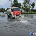 無畏路遙與泥濘 屏東縣救災團隊協助環境復原