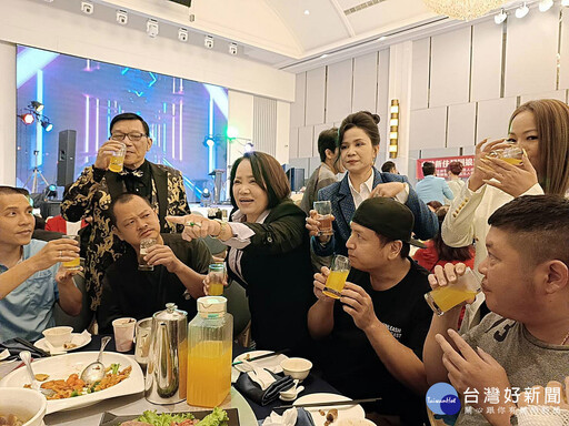 中秋新住民回娘家 美后走秀嗨翻全場