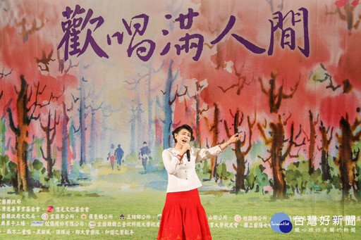 「歡唱滿人間」熱鬧開唱 簡文秀返鄉吟中秋