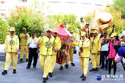 三神贊境南投 粉紅超跑首度停駕縣府祈求庇佑縣民並為花蓮祈福