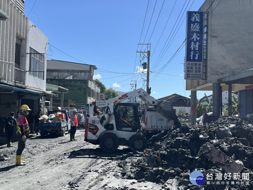 協助花蓮復原 臺南環保局加派清溝車水車