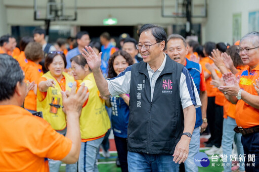出席菓林社區中秋晚會 張善政肯定航空城安置成果