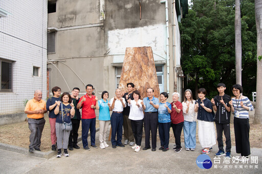 「再見嘉芬—舊嘉義菸葉廠特展」 黃敏惠陪嘉菸員工回娘家