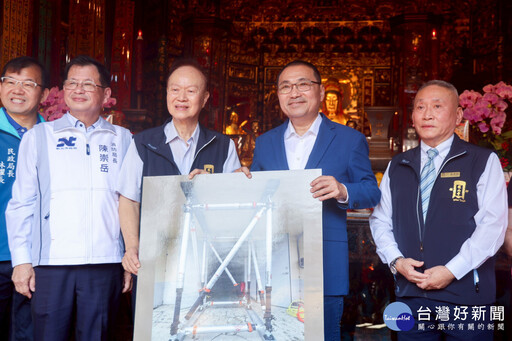 艋舺龍山寺捐新北消防救援裝備 侯友宜感謝守護救災安全