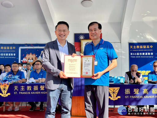 校歌全都記得 蘇俊賓回振聲中學慶六十週年掀回憶殺