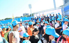 彰化勞資童樂會健行開跑 3,800名勞工與家屬同歡