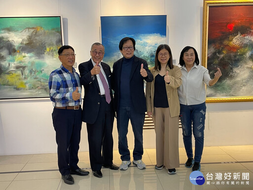 畫筆為半世紀創作旅程記憶留影 新加坡國寶級藝術家黃意會台中開展紀念摯友三毛