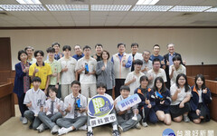 屏東學子勇奪FIRA機器人賽事大滿貫、高中地奧再添佳績 周春米接見讚揚榮耀屏東