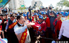 北港媽祖南都巡歷抵達河樂廣場 黃偉哲到場接駕祈福