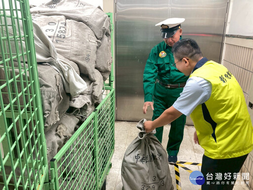 退休郵差重披制服 花壇日照中心攜手彰化郵局圓夢