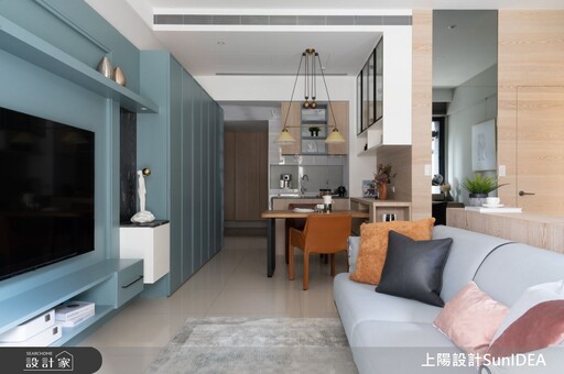 18坪現代風木質調藍色小宅調整格局後，屋主發揮多元興趣、讓居住空間理想舒適