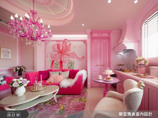 13坪2房小宅實現粉紅芭比的夢幻電影場景！結合手繪、雕花藝術、實用收納機能，探尋自我的美好境界！