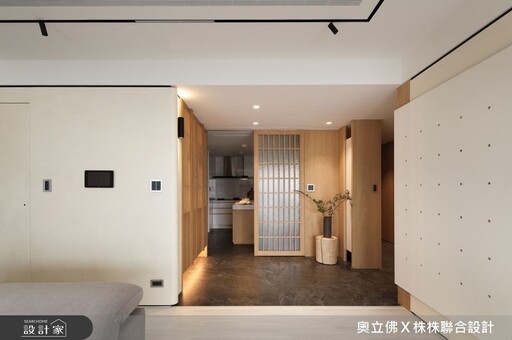 木格柵式玻璃門的穿透感，為 71 坪輕日式美宅打造輕盈生活～