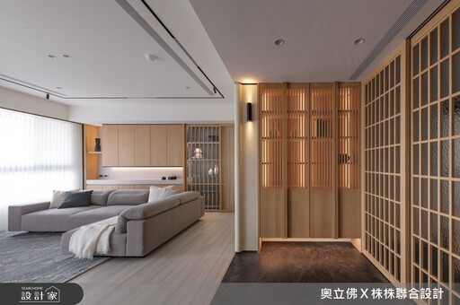 木格柵式玻璃門的穿透感，為 71 坪輕日式美宅打造輕盈生活～