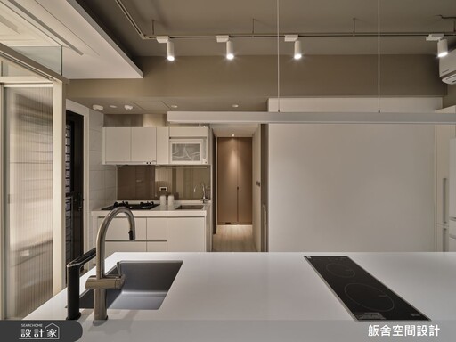 12坪迷你宅無痛放大!垂直設計X去客廳化找出隱藏空間,父母暫居、親友聚會通通沒問題