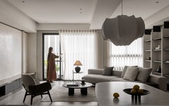 在都市喧囂中，與生活展開深度對話!48坪現代風新成屋以材質與光線書寫詩意留白