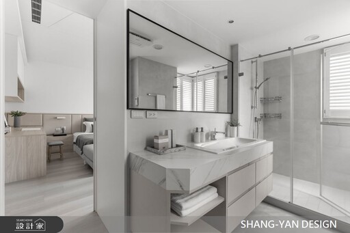 60坪老屋翻新！以純白搭配無障礙設計，實現人生下半場的夢幻居所