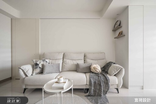 純淨灰白美學 × 貼心收納設計，15.7坪小宅住出自在舒適感