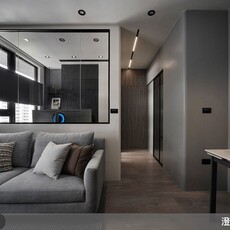 新店單身宅的即興速寫！隱形設計化收納為牆面造型，藝術塗料與特色板材刻畫 14.5 坪小宅獨特魅力