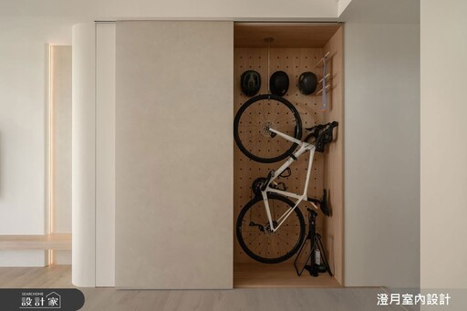 陽光女孩的北歐風居家！單車收納＋瑜珈空間，溫暖珊瑚橘注入活力感！