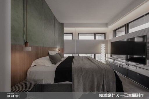 35坪侘寂宅描繪一家三口與兩隻貓的靜謐日常！二進式玄關、精品展示櫃、風格更衣室，好美！