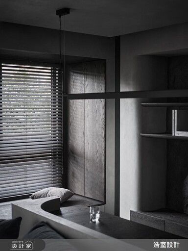 全然沉浸放鬆！深邃灰調現代宅化身靜謐洞穴，打造忘記煩惱的精神時光屋！