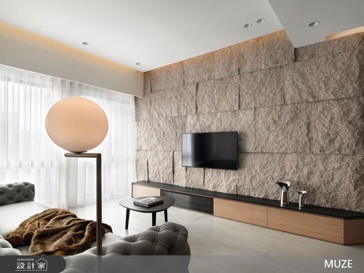 醫師的 30 坪單身獨享宅，以石與木寫出安定溫度，將自然氣息帶入療癒的生活日常