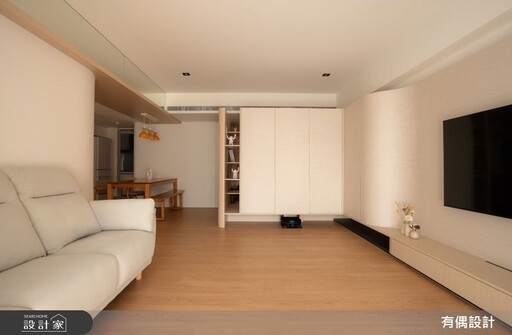 35 坪新成屋的溫柔宣言！安全圓角設計 X 玄關旋轉鞋架，四房變出三倍儲藏量打造療癒現代混搭宅